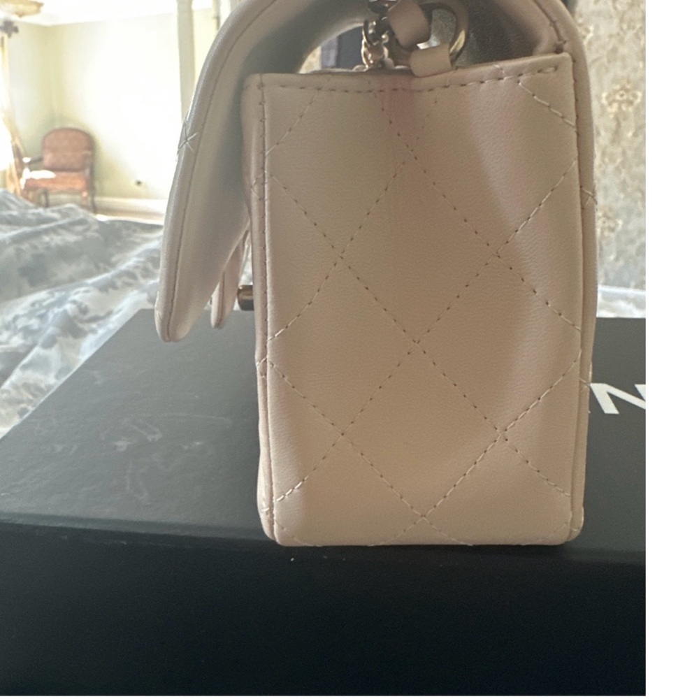 Chanel Beige Quilted Shoulder Bag - Picture 5 of 10